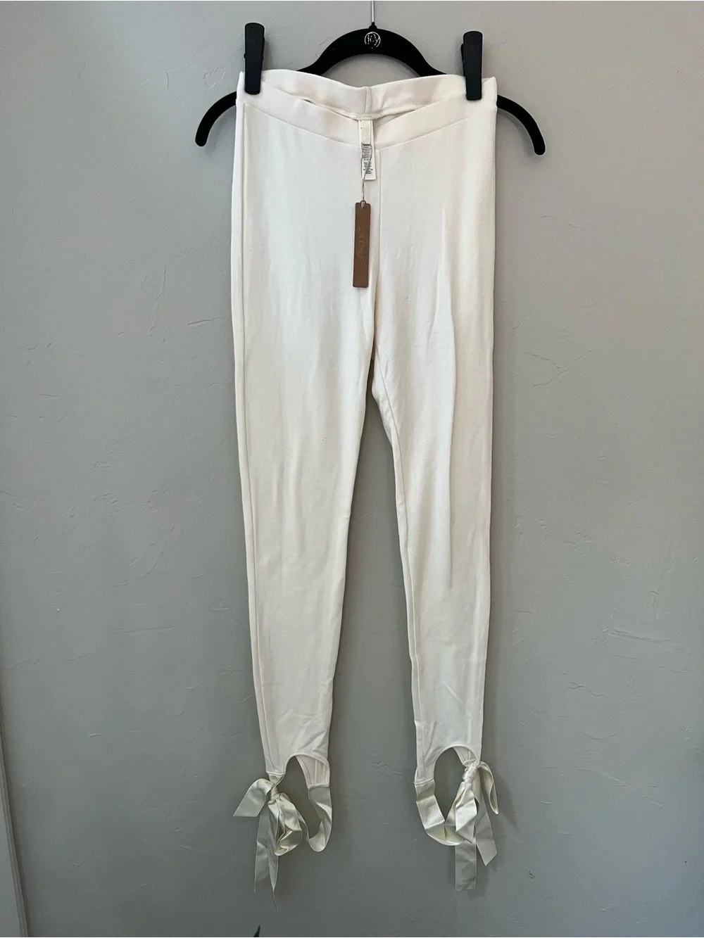 HTF SKIMS CLOUD STIRRUP LEGGINGS PANTS ECRU XS - Picture 4 of 5